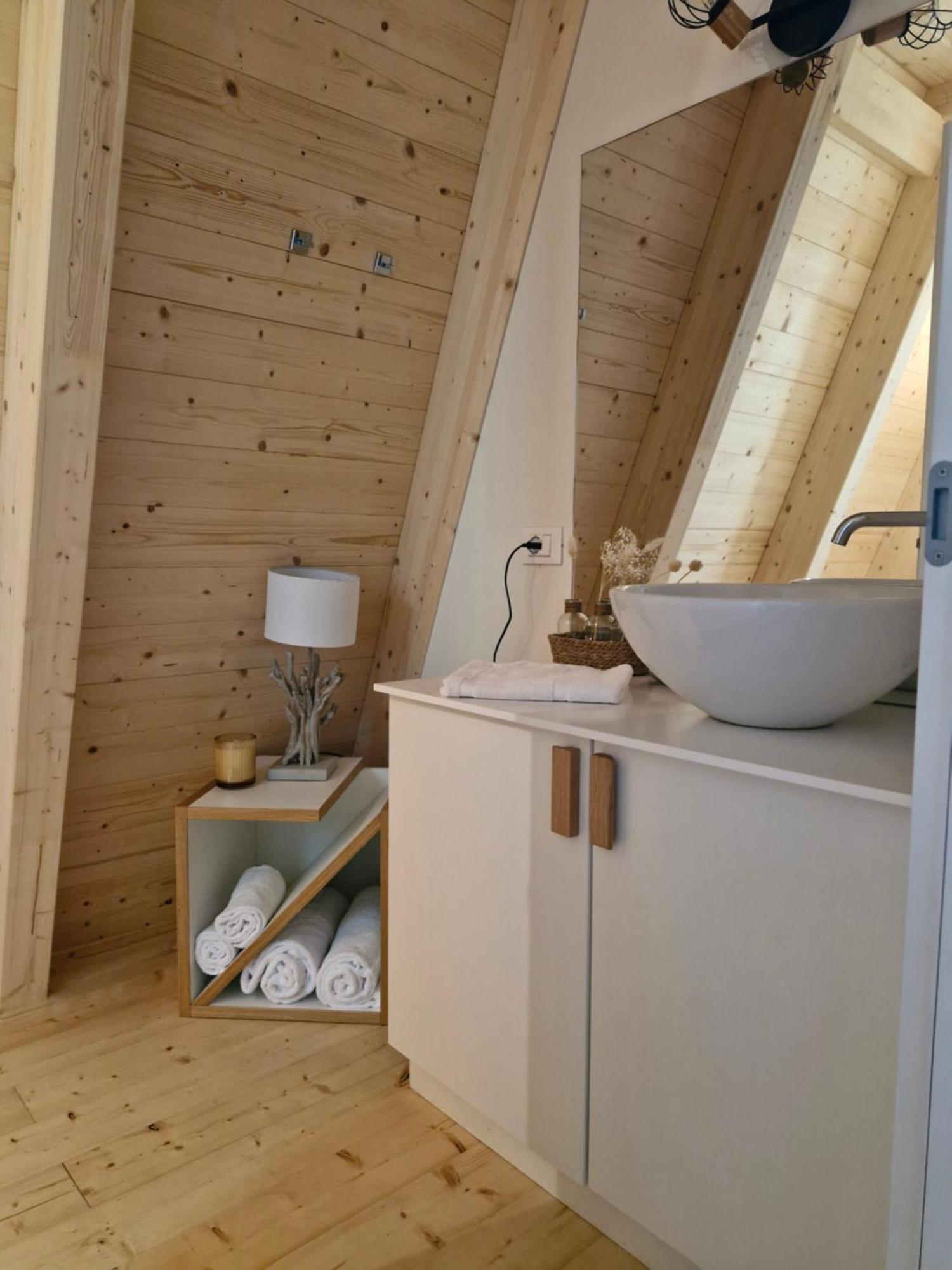 Ecolodges De Reve Dans Un Chateau De Conte De Fees Les-Trois-Moutiers Exterior photo